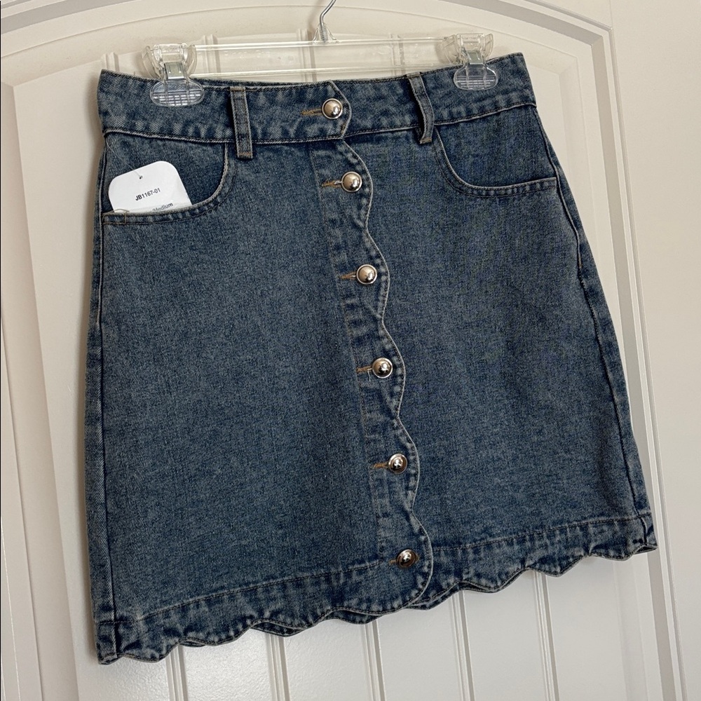 Scallop Hem Button-Front Denim Skirt